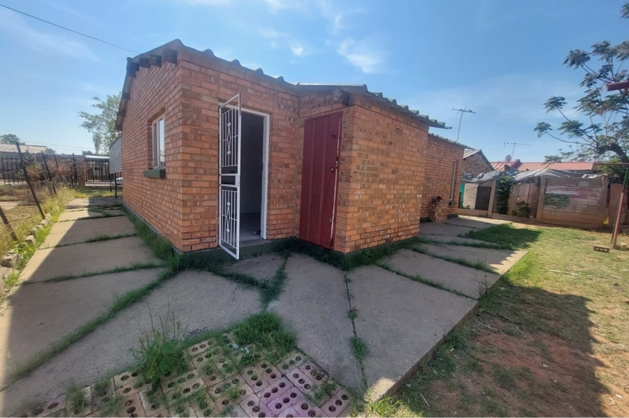 2 Bedroom Property for Sale in Roodepan Northern Cape